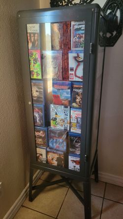 METAL CURIO CABINET WITH 2 GLASS SHELFS  AND 1 KEY 🔑 ONLY CABINET NO MOVIES
