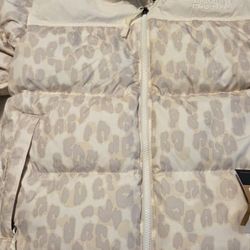 Womans North Face Puffer Jacket ( New) With Tags