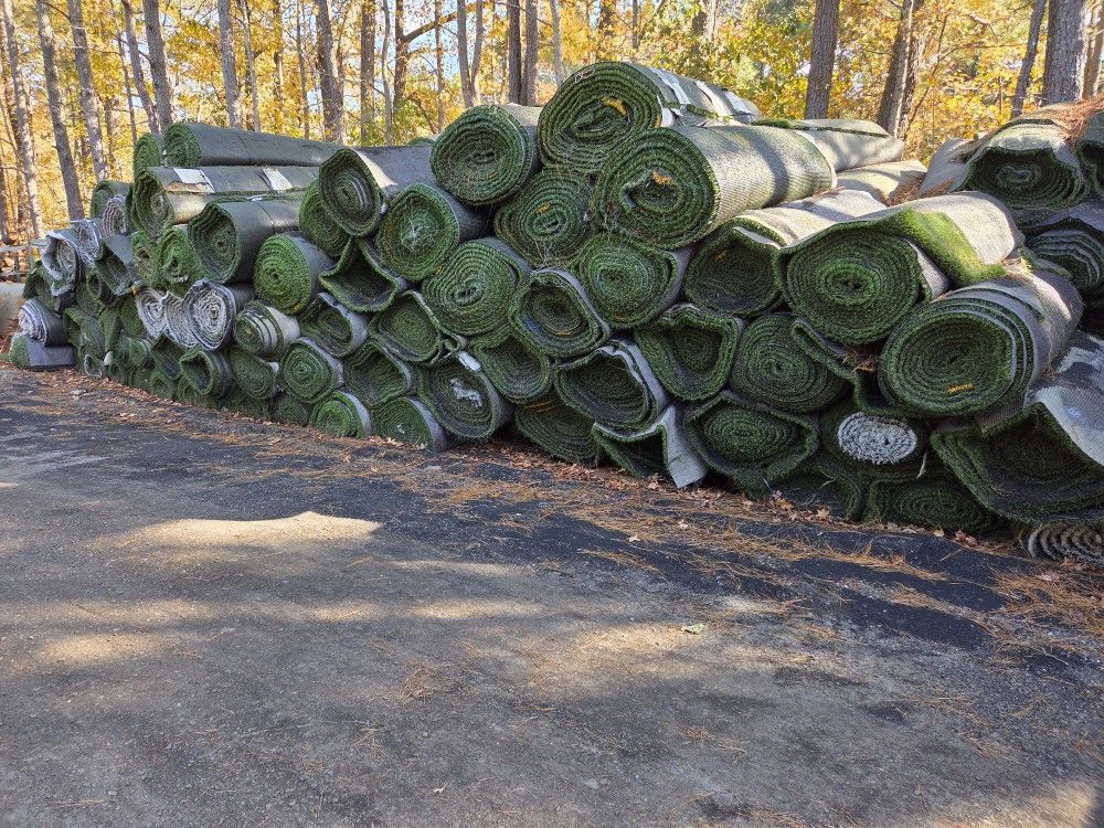 Artifical Turf Very Heavy duty 7' by 45' & 50' $.32 Sq Foot Clearance
