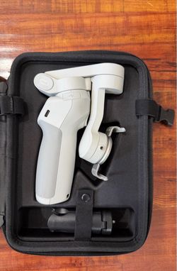 **DJI Osmo 4**