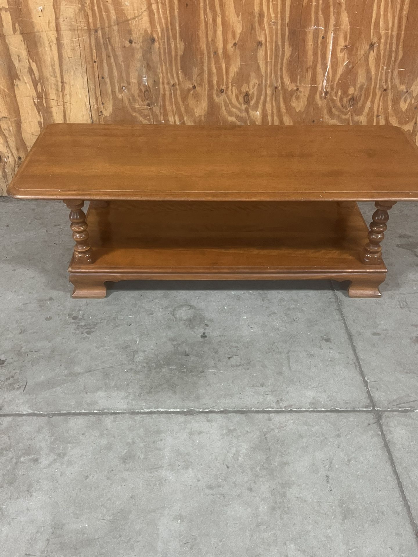 Ethan Allen Coffee Table With Shelf Ethan Allen 2 Tier Coffee Table. Used in good condition with some minor cosmetic blemishes. These blemishes are in