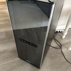 Mini fridge (Wine Enthusiast cooler)
