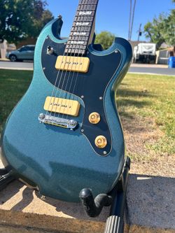 Baum Vega Carve electric guitar