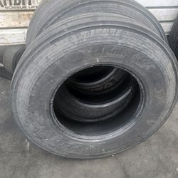 11R22.5 Tires