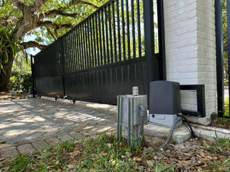 Gate Opener / Portones Eléctricos