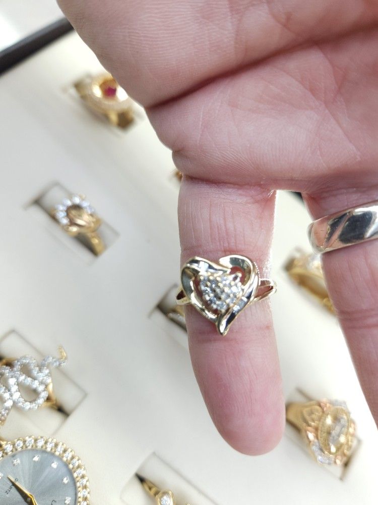 10k Solid Gold And Diamond Heart Ring 