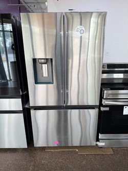 Samsung 31 cu. ft. Bespoke AI French Door Refrigerator — External Water & Ice, Wi-Fi