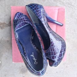 Qupid Purple Croc-Embossed Platform Heels 7.5