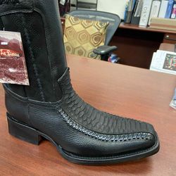 Nuevas botas vaqueras de piel con cierre