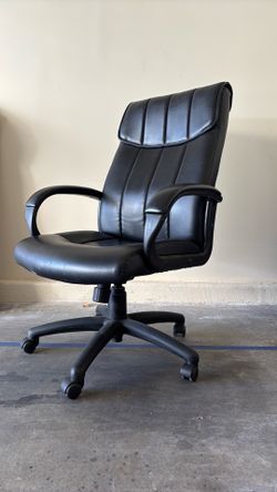 Office rolling chairs