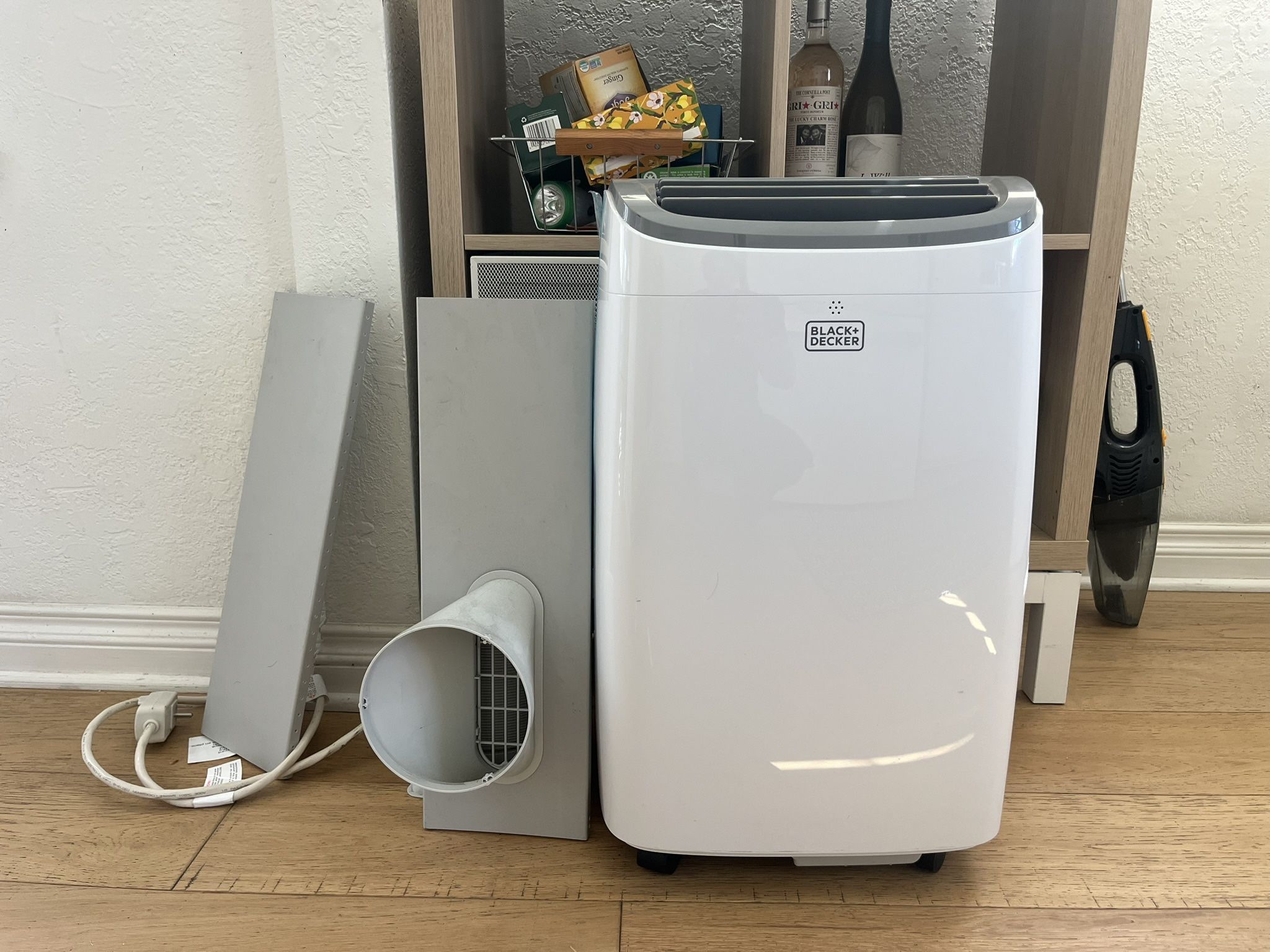 8000 BTU Ac Unit  Black N decker