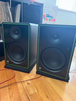 Mackie CR8-XBT Speakers Monitors 8”