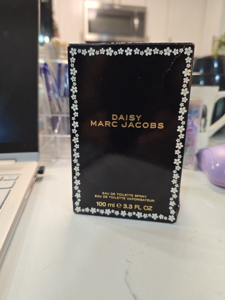 DAISY by Marc Jacobs