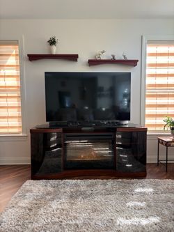 Beautiful tv Stand w fireplace