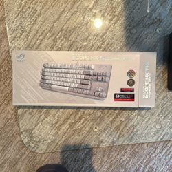Gaming keyboard: ROG Scope NX TKL Moonlight White