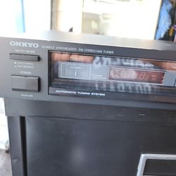 FM/ AM TUNER