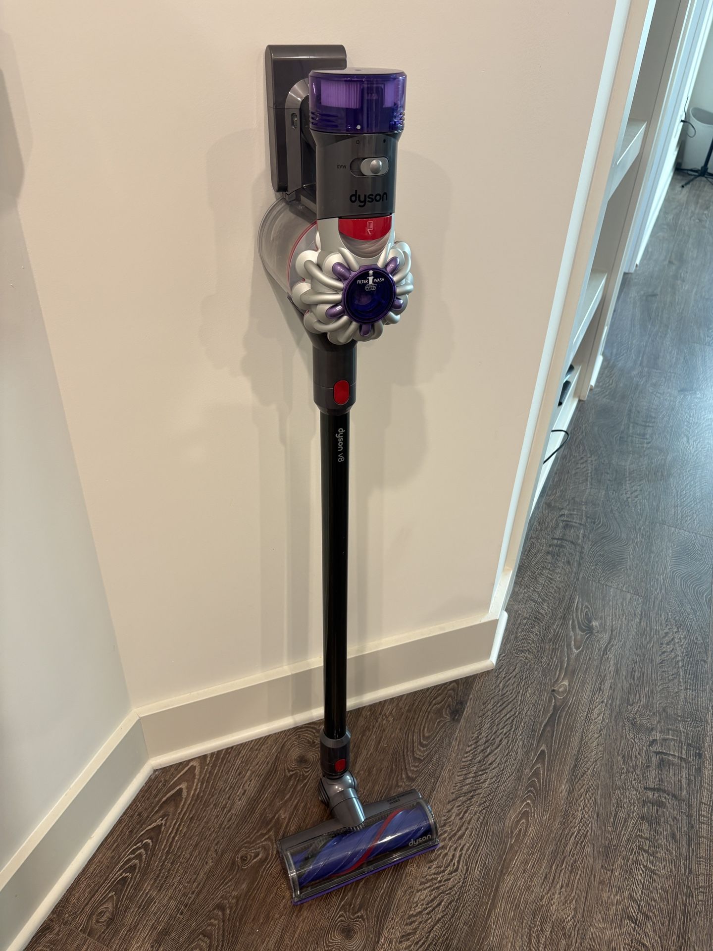 Dyson V8 Cordless Vacuum 