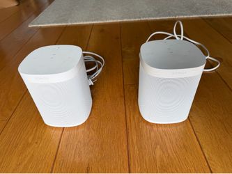 (2) Sonos One Speakers Gen 2 - White