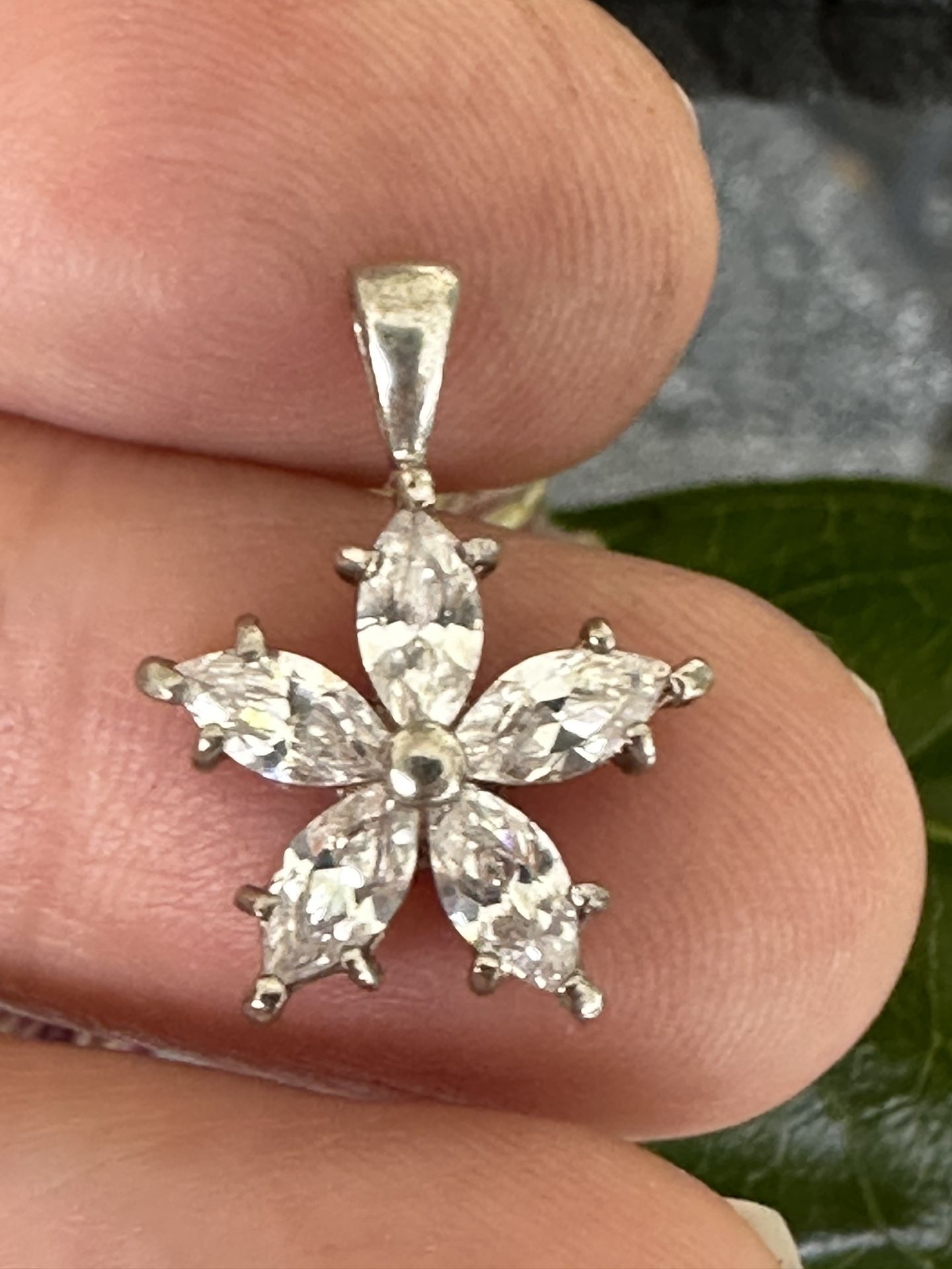 Sterling Silver Marquise Cubic Zircona Star Flower Pronged Pendant/Charm Pre Owned.