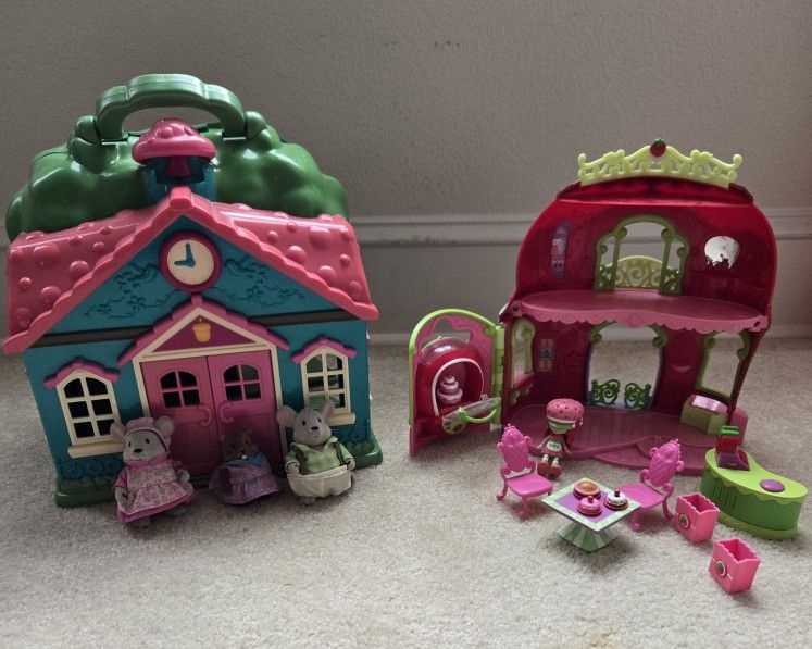 Strawberry ShortCake Playset/Lil Woodzeez