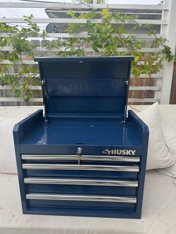 Like new husky tool box.
