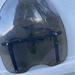Windshield 
