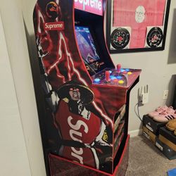 Supreme arcade 1up