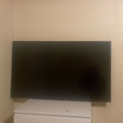 INSIGNIA 43" Class F30 Series LED 4K UHD Smart Fire TV, Voice Remote with Alexa, Stream Live TV Without Cable 