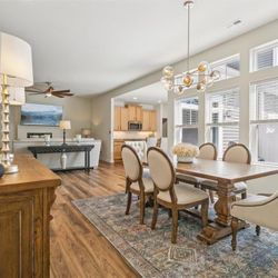 BEAUTIFUL DINING ROOM SET. TABLE/6 CHAIRS/BUFFET QUALITY FURNITURE