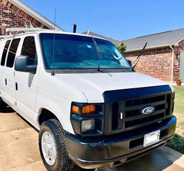 Ford E-150. 2012