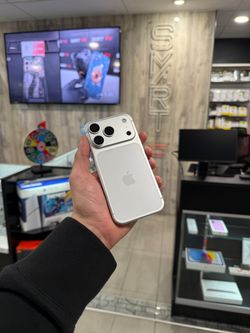 iPhone 17 Pro 256GB Factory Unlocked – Phoenix AZ New condition. Clean IMEI. No iCloud. 90-Day Warranty