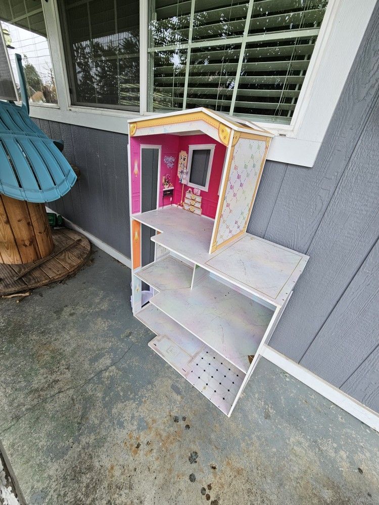 Barbie's Dream House plus extras