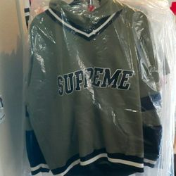 Supreme Hoodie