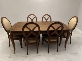 Dining Table Set with 6 Chairs – Expandable – Price Negotiable