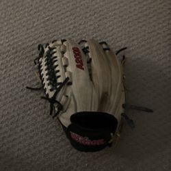Wilson A2000, Left-Handed, 11.5”