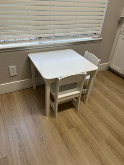 White kids table