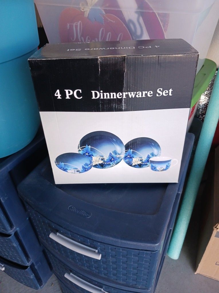 New 4-Piece Decorative Set