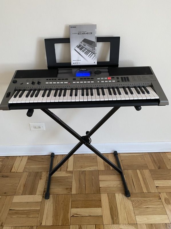 Yamaha PSRE443 61-Key Portable Keyboard w/stand