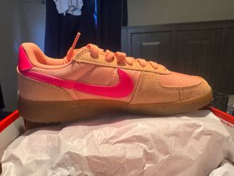 Nike Field General in Apricot Agate/Hyper Pink