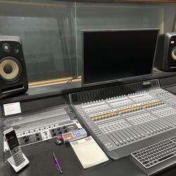 SPEAKERS KRK V8 Studio Monitors