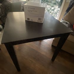 Solid wood dinning table