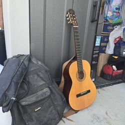 Hohner HC 06 - full-sized classical guitar