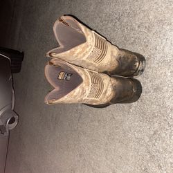Good Boots Only Yoused A Couple Of Timed Where To Big 🤣🤣