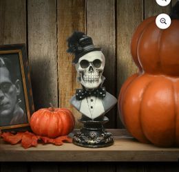National Tree Company 10-inch Halloween Male Skeleton Bust Decoration