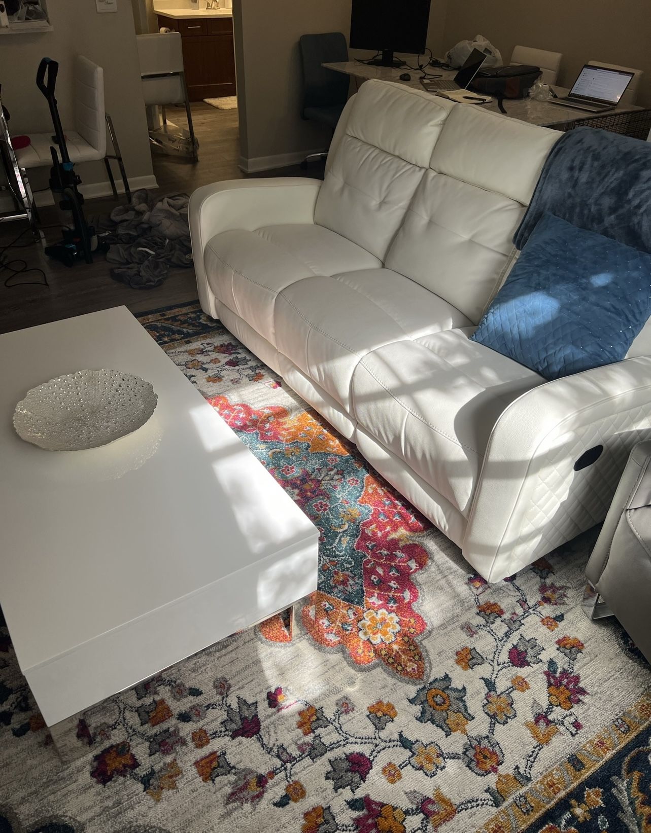 City Furniture White Reclining Leather Couch for Sale in Fort Lauderdale, FL OfferUp