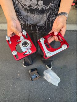 adjustable top-mount camber/caster plates