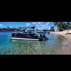 2020 Bennington Pontoon / Tri toone