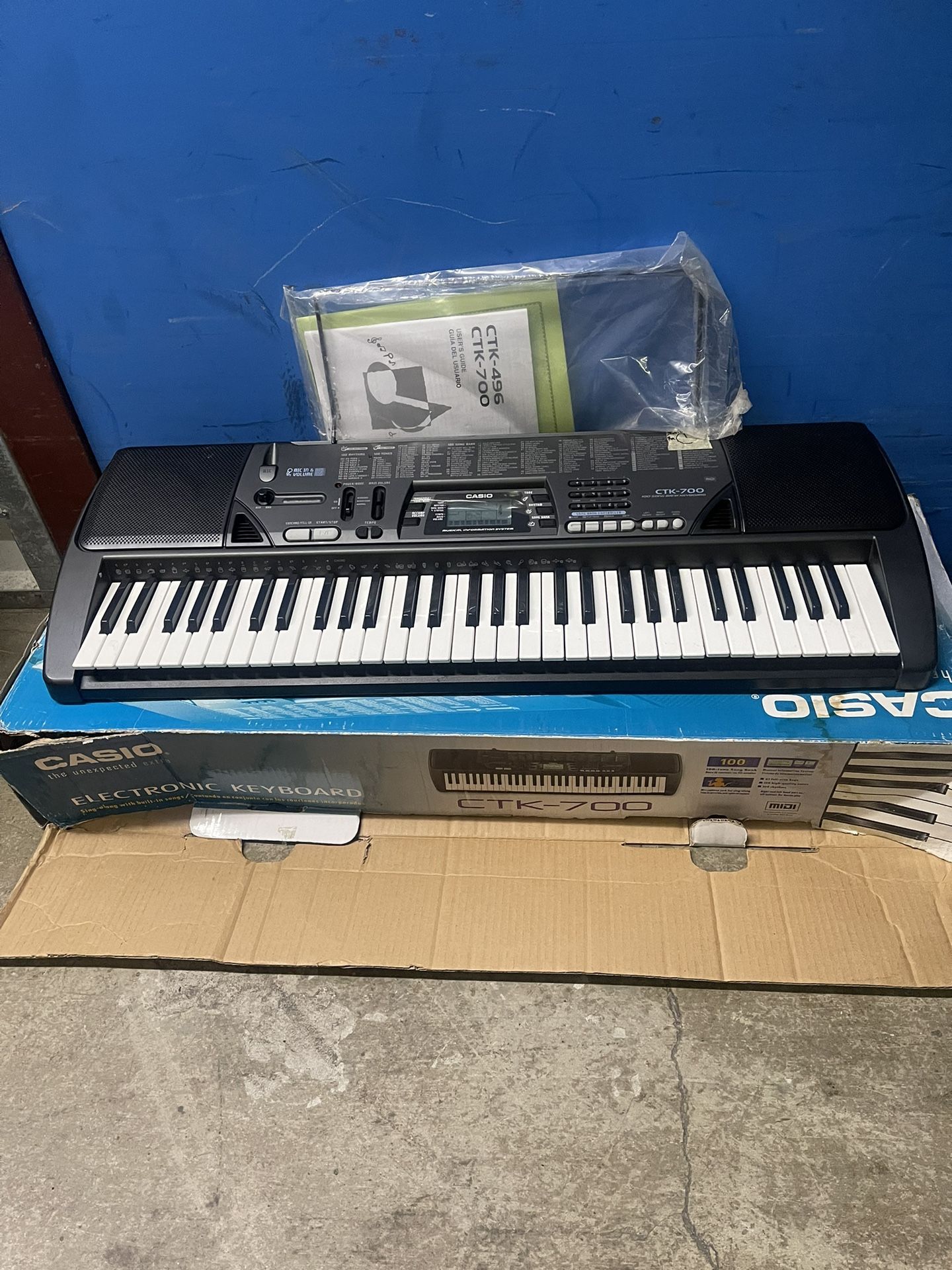 Casio Ctk-700 Electronic Keyboard 61 Keys