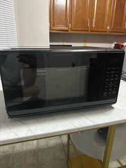 Black Countertop Microwave
