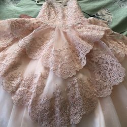 Very beautiful girl dresses size 3T